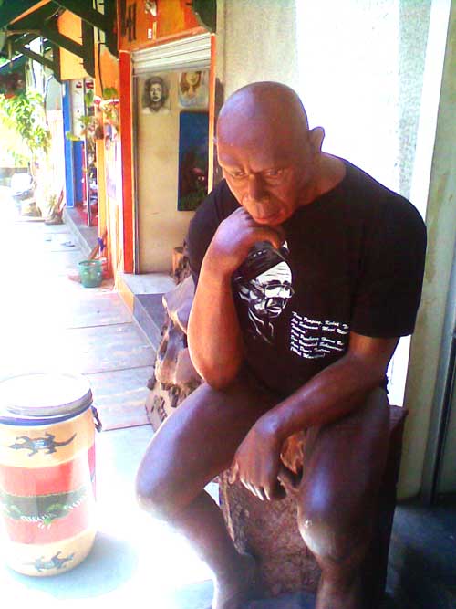 The-Thinker-Versi-Bandung