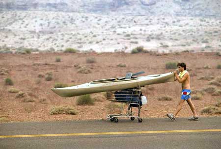 Christopher-Alexander-Supertramp-Into-the-wild-kayak