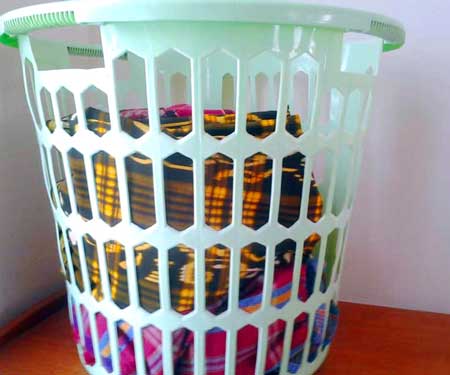 Keranjang tempat sarung Mushallah MP