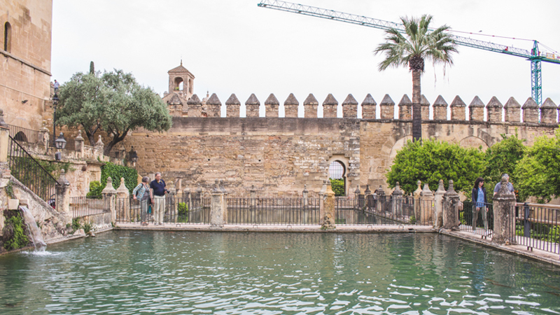 Kolam-Alcázar-de-los-Reyes-Cristianos