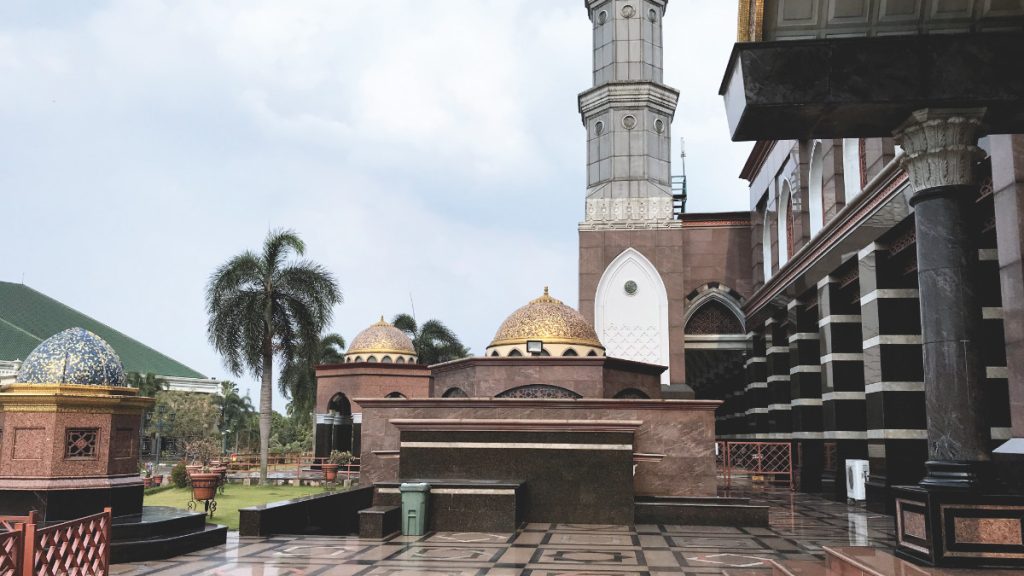 Masjid-Kubah-Emas-Dian-Al-Mahri-Depok